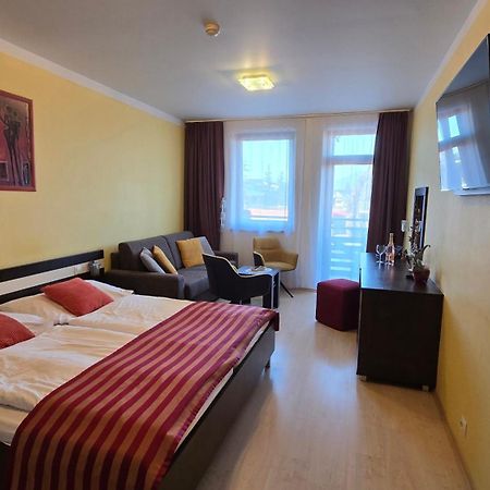Apartman Aquapark - Hotel Bešeňová Buitenkant foto